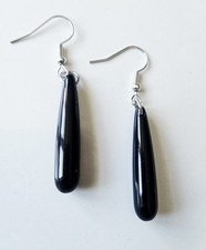 Schwarze lange Träne