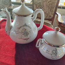 schönes altes Porzellan