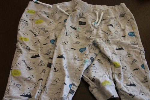 Identische baby hosen - identische,