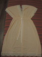Nighty, Nachtkleidchen, chinesisches Produkt, hautfarben, Nylon?