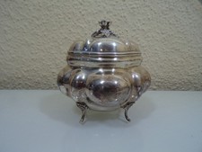 Klassisch barocke Dose