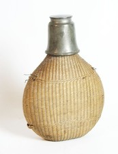 Alte Feldflasche - Geflecht mit Glaseinsatz