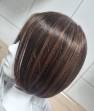 100% Echthaar-Perücke – Braun mit hellen Strähnen, Bob-Schnitt