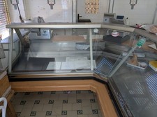 Fleisch-und Wursttheke Gebraucht mit Kühlagregat und Steuerung. Siehe Bilder