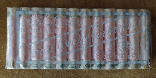 Packung mit nähseide - mit,