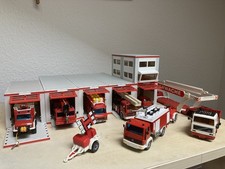 SIKU 4015 Feuerwache mit vielen Fahrzeugen Exklusiv für Sammler, OVP