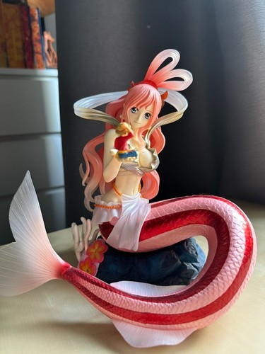 One piece shirahoshi figure - one,