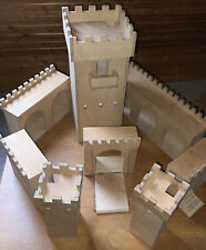 Ritterburg , Tischlerarbeit aus Holz ,absolutes Unikat in 8 Teilen