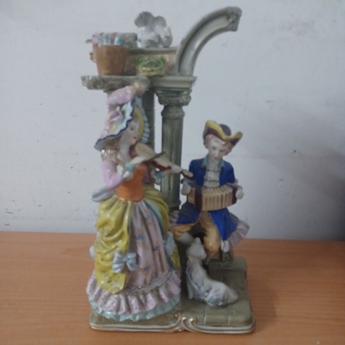 Dresden porzellan figurine - dresden,