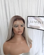 Yazmine Aschblond Rooted