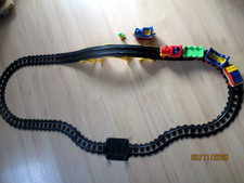 Schönes Playmobil  Eisenbahn 2 x Lock 3 x Wagon Schienen+Station + Brücke Topp