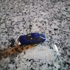 Mercedes Benz Blaue C-Klasse 3D Pin Fahrzeug Anstecker Kfz