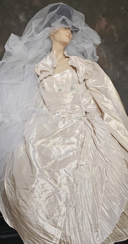 Brautkleid und bolero satin - brautkleid,