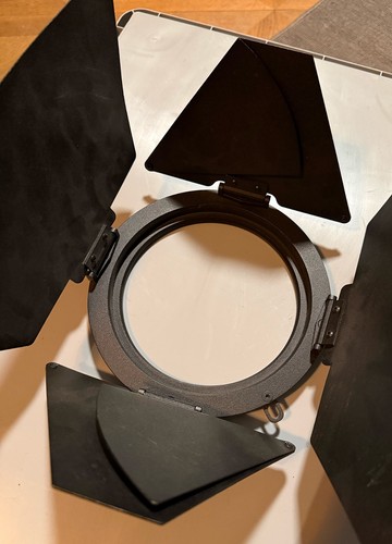 Dedolight barn doors rotating - dedolight,