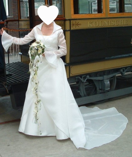 Brautkleid mit mantel von - mit, so