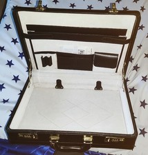 Aktenkoffer Schwarz mit Zahlenschloss