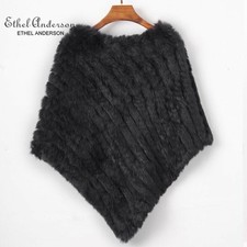 Winter-Poncho: Kaninchenfell