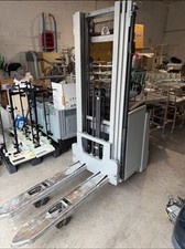 Gabelhubwagen/ Ameise mit Initialhub. Hubhöhe Ca 4,60Meter