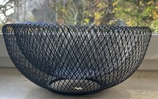 Obstschale mattschwarz aus Metall Mesh
