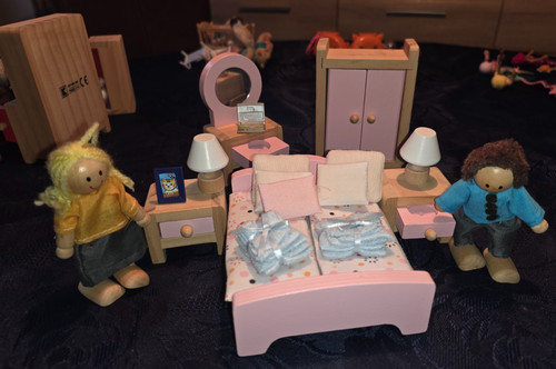 Puppenstubenmöbel als