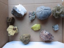 * diverse Mineralien