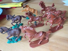 Konvolut 8 Pferde braun