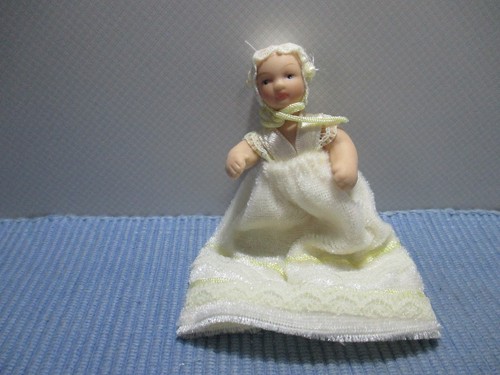 Puppe porzellan miniatur - puppe,