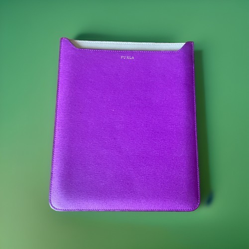 Ipad sleeve von furla - ipad, leder