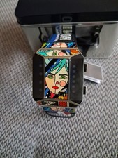 Ausgefallene Uhr  der Marke