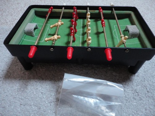Sport mini tisch kicker und - kicker,