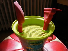 Sandeleimer mit Sieb und Schaufel