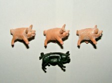 3 Glücksschweine 1 Pech schwarzes Schwein Plastik Figur Setzkasten Miniatur