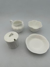 Shelley zierliches weißes