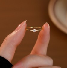 Schmaler Ring mit Zirkonia bis