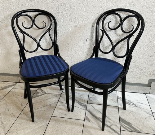 Ein set thonet - set, stuhl