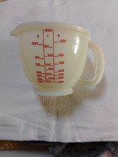 Tupperware Messbecher Groß 2L mit roter Skala