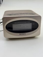 3/2 Sony / Radio Funk Wecker / Dream Machine / Silber