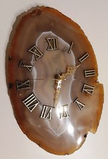 Wanduhr auf Achatscheibe