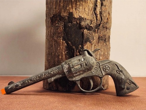 Lot vintage cast - of,