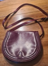 ASSIMA Damen Umhängetasche bordeauxrot  21bx18hx 5 cm Riemen 1,20 m verstellbar