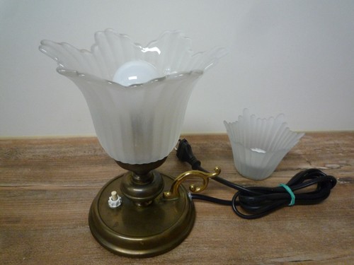 Alte nachttischlampe mit griff - alte,