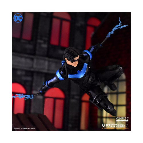 Mezco one nightwing dc - mezco,
