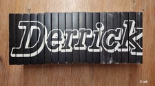Derrick Collectors Box