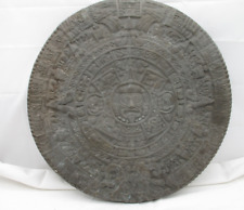 Alter Wandteller Skulptur