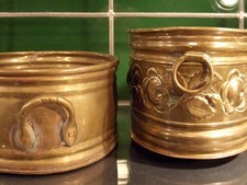 2x schöne Jardiniere Messing Pflanztopf Blumentopf ANTIK L 22/24 cm