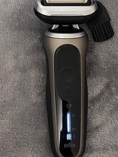 Braun Series 7 Elektrorasierer, Reinigungsstation, +1 Aufsatz, 72-C7200cc, Gold