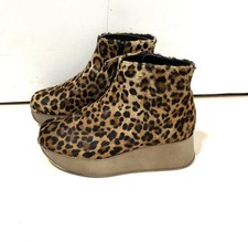 Fernando Pensato Keilabsatz