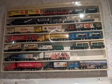 21 Sammeltrucks LKWs im