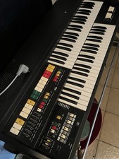 E-Orgel,   2-maualig mit Fussbass und Rythmusautomatik