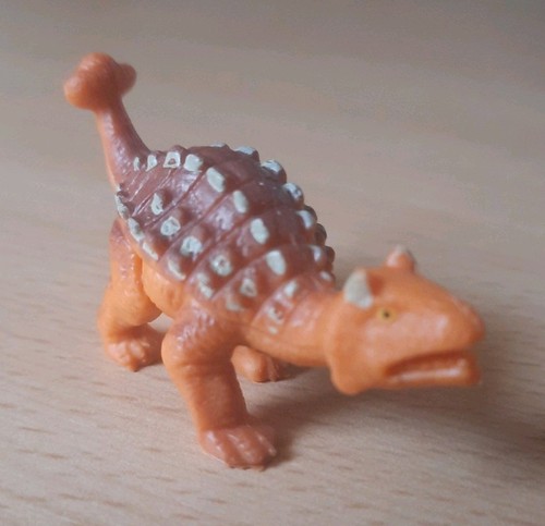 Dino aus kinder - dino,